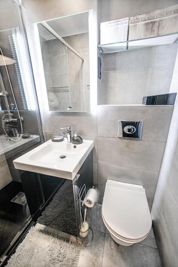 Charming Apt Next To Lazienki Park And City Center Varşova Dış mekan fotoğraf